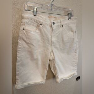 Levi’s, Classic White Denim Bermuda Shorts. Size 29.